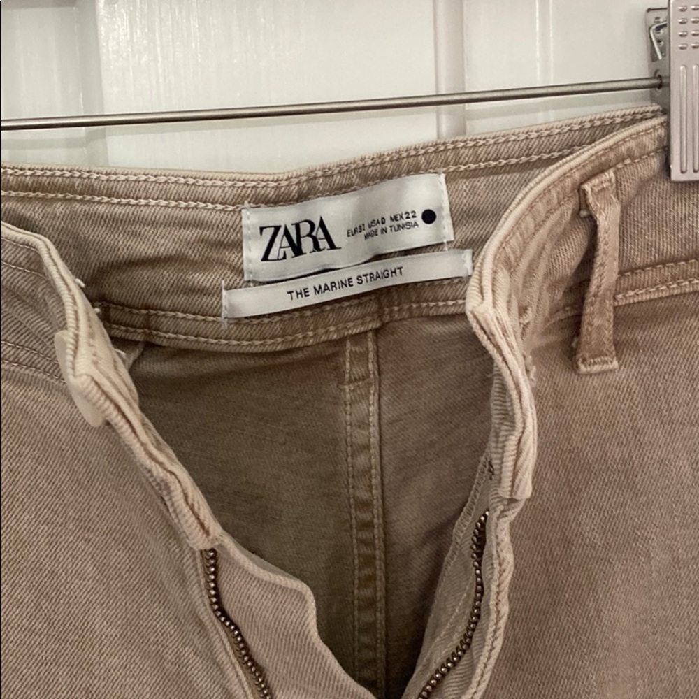 Zara Wide-Leg High-Rise Jeans in Beige - Picture 3 of 3